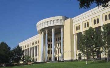 Студенты еще одного ташкентского вуза переходят на дистанционку