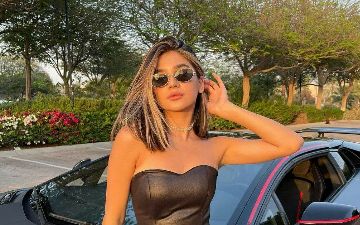 Блогер Leo 17 прыгнула с парашютом в Дубае – видео