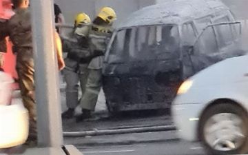 В Ташкенте посреди дороги вспыхнул «Дамас» - видео