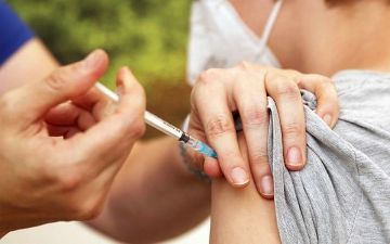 В Узбекистане детей и подростков начнут прививать китайско-узбекской вакциной