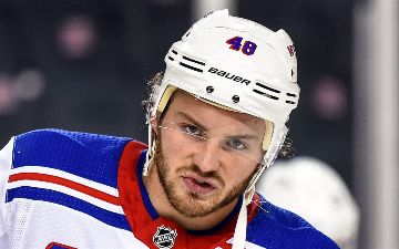 Игрок НХЛ дисквалифицирован на пять матчей за укус противника<br>