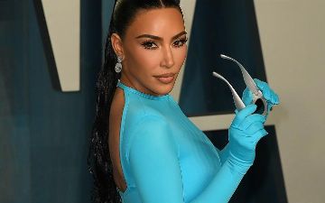 Ким Кардашьян сообщила, что будет делать всё, чтобы молодо выглядеть – даже есть фекалии