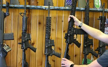 В США впервые за 30 лет представили новый закон по контролю за оружием