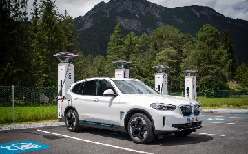 BMW опередил Mercedes-Benz и Audi по продажам электрокаров