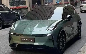 Новый Zeekr X заметили на дорогах во время рекламной съемки
