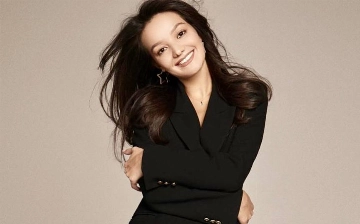 Хуснора Шодиева рассказала, как на нее упал большой баннер