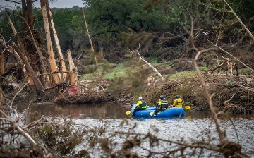 Число жертв наводнения в Техасе превысило 130