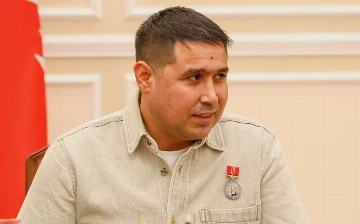 Узбекистанец, спасший ребенка в Петербурге, планирует вернуться на родину и помочь своей семье