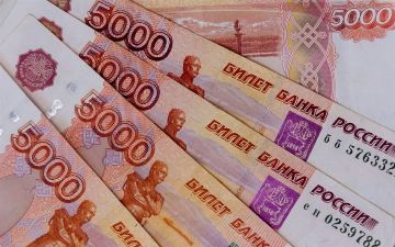 Курс рубля обвалился на фоне войны в Украине