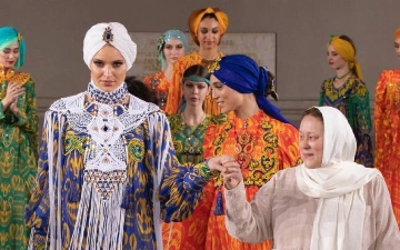 Дизайнер из Узбекистана представила коллекцию в Париже 