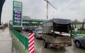 В «Узбекнефтегаз» рассказали о главной причине больших очередей