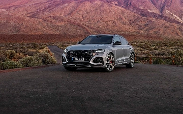 Audi выпустит больше электрических и гибридных кроссоверов линейки RS