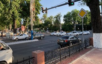 Как понять, какая жидкость утекает из автомобиля — разбираемся в каплях