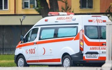 В Джиззаке три члена семьи отравились консервами: есть жертва 