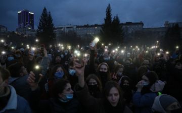 Как прошли митинги в Москве и Санкт-Петербурге в поддержку Навального?