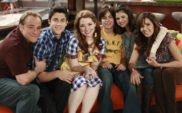 Селена Гомес снова в главной роли: у «Волшебников из Вэйверли Плэйс» выйдет продолжение 