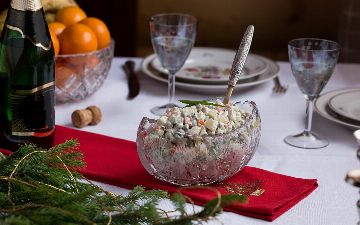 Диетолог рассказала, как похудеть после новогодних праздников