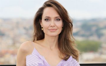 Не отступает: Анджелина Джоли потребовала пересмотреть судебное решение суда