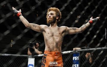 Второго бойца UFC за месяц арестовали по обвинению в избиении подруги<br>