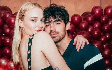 С кем встречается Софи Тернер после развода с Джо Джонасом