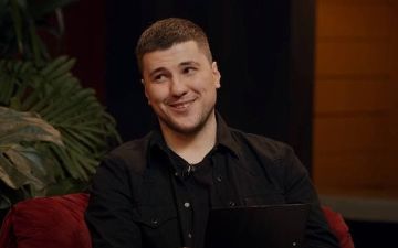 В кошельке российского комика Эмира Кашокова вышли узбекские банкноты - видео