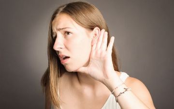 Врач предупредил об опасности коронавируса для слуха