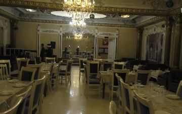 В Джизаке двое парней задели друг друга во время танца и устроили драку