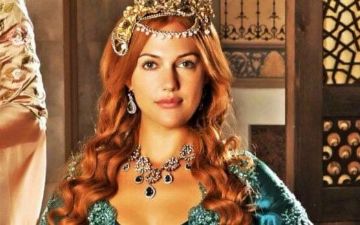 Мерьем Узерли намекнула на продолжение сериала «Великолепный век»