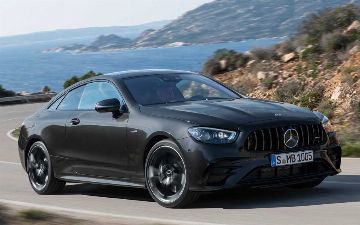 В сети появились изображения возможного нового купе Mercedes-Benz CLE