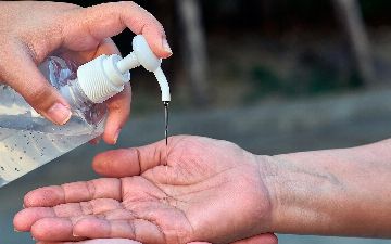 Врач: антисептики защищают от COVID-19 на 100 процентов 