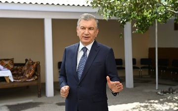 «Неожиданные маршруты учат местных лидеров не расслабляться», — президент высказал отношение к уборке улиц и укладке газонов перед его визитами