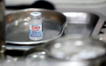 В Японии приостановили использование вакцины Moderna из-за найденных примесей