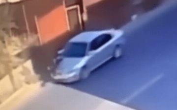 Житель Бишкека проволок свою жену на капоте машины и насильно забрал ребенка – видео