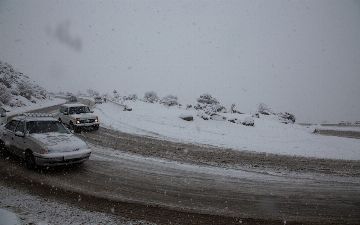 Возьмите во внимание: важное правило перестроения на заснеженной дороге