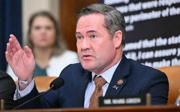 Советник Трампа взял на себя ответственность за добавление главреда Atlantic в секретный чат