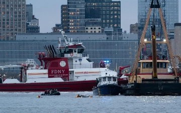В Нью-Йорке в реку Гудзон упал вертолет: погибли шесть человек