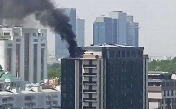 В Ташкенте произошел пожар на крыше строящегося здания
