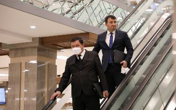 Узбекскую фотокорреспондентку заставили удалить фотографии зампремьера и министра