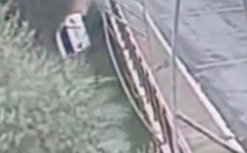 В Сырдарье Nexia пробила ограждение и упала в канал: погибли пять человек