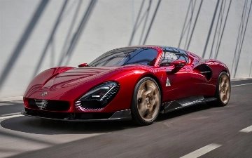 Alfa Romeo презентовал 33 Stradale в двух версиях