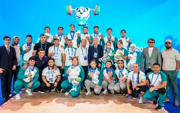 Узбекские тяжелоатлеты завершили молодежный ЧА на первом месте