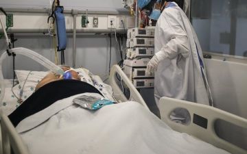 Сейчас коронавирус быстро переходит от легкой формы в тяжелую