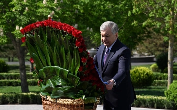 Шавкат Мирзиёев посетил сквер Амира Темура в Ташкенте