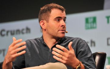 Мошенник заблокировал Instagram-аккаунт главы социальной сети Адама Моссери