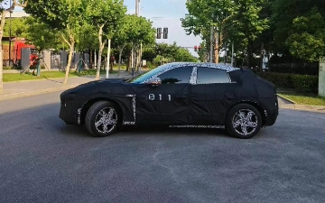 В Китае засняли первый кроссовер Xiaomi