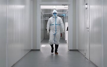 В Казахстане провели первую вакцинацию от коронавируса