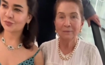 Марьям Тилляева прогулялась с бабушкой в новом ТЦ Ташкента