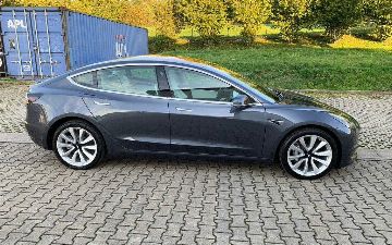 Рекорд за рекордом: Tesla снова переплюнула свои продажи