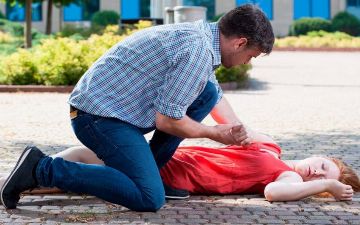 По каким симптомам можно распознать раннюю эпилепсию