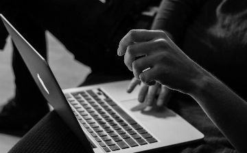 Как государство защищает права и законные интересы граждан на онлайн-платформах и веб-сайтах